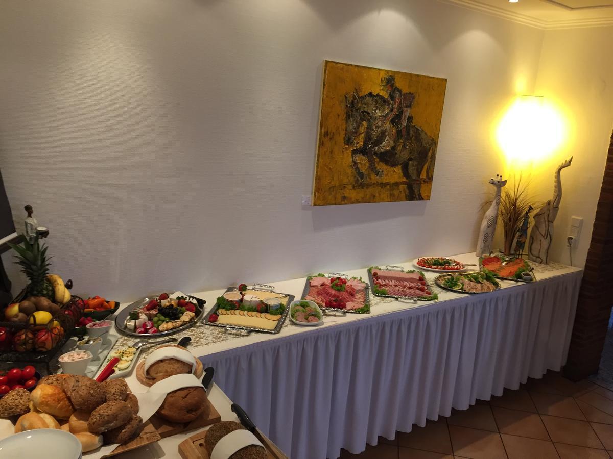 Hotel Restaurant Zum Heidekrug แบร์เซนบรุค ภายนอก รูปภาพ